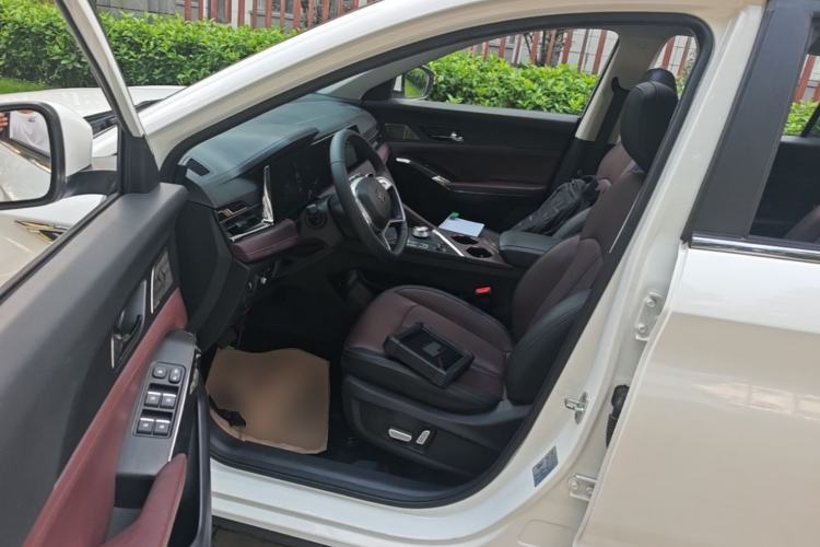 Used SOL X8 PLUS 2023 1.5 TGDI DCT Smart Edition 7-Seater Left Front Seat