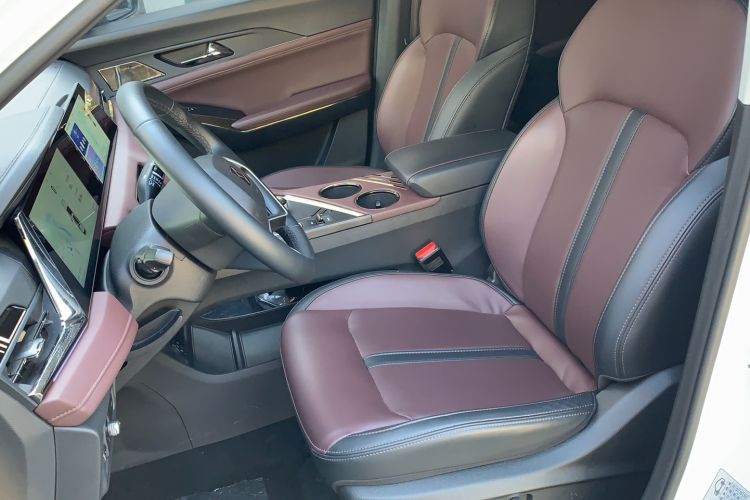 Used SOL X8 PLUS 2023 1.5 TGDI DCT Smart Edition 7-Seater Left Front Seat