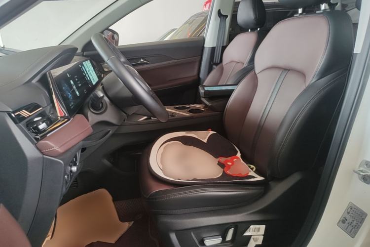 Used SOL X8 PLUS 2023 1.5 TGDI DCT Smart Edition 7-Seater Left Front Seat
