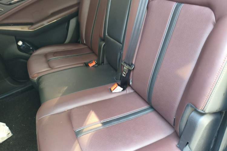 Used SOL X8 PLUS 2023 1.5 TGDI DCT Smart Edition 7-Seater Left Rear Seat
