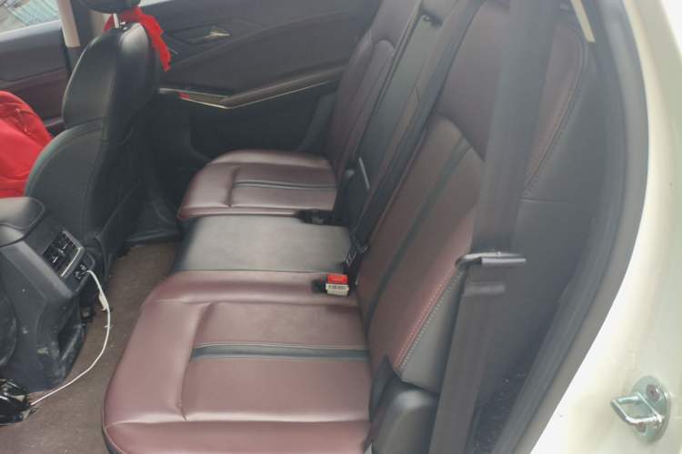 Used SOL X8 PLUS 2023 1.5 TGDI DCT Smart Home Edition 7-Seater Left Rear Seat