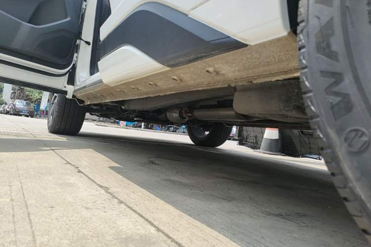 Used SOL X8 PLUS 2023 1.5 TGDI DCT ZhiJia Edition 5 Seats Left Side Sill