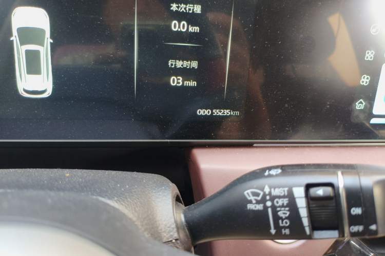 Used SOL X8 PLUS 2023 1.5 TGDI DCT Smart Edition 7-Seater Odometer Close Up
