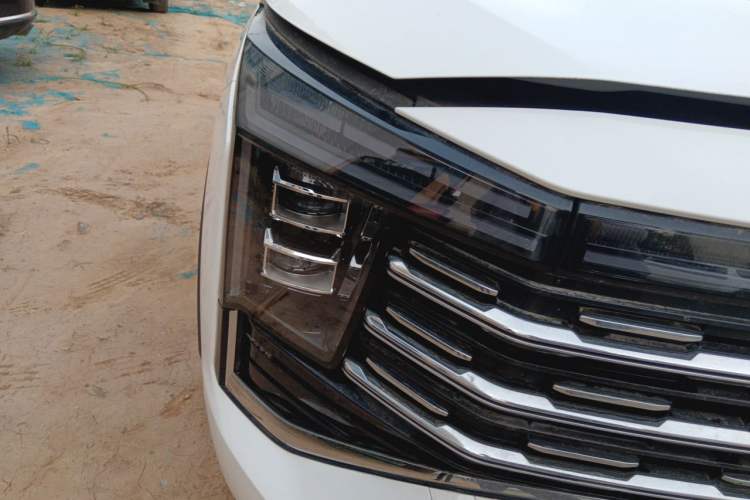 Used SOL X8 PLUS 2023 1.5 TGDI DCT Smart Home Edition 7-Seater Right Front Headlight