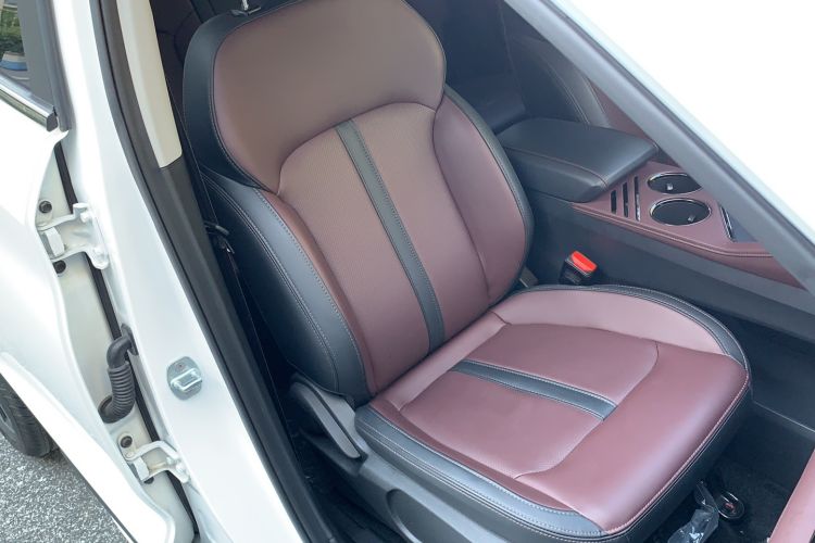 Used SOL X8 PLUS 2023 1.5 TGDI DCT Smart Edition 7-Seater Right Front Seat
