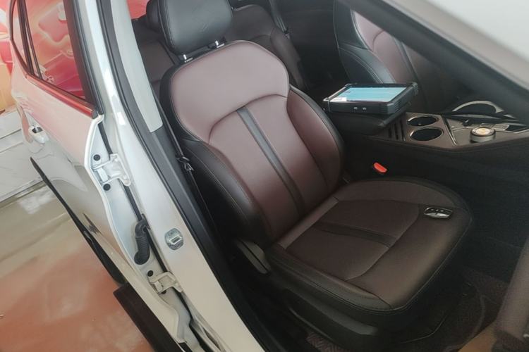 Used SOL X8 PLUS 2023 1.5 TGDI DCT Smart Edition 7-Seater Right Front Seat