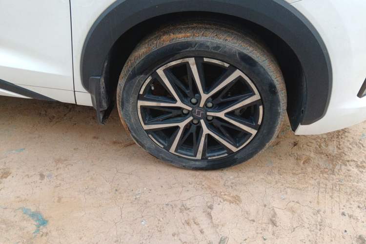 Used SOL X8 PLUS 2023 1.5 TGDI DCT Smart Home Edition 7-Seater Right Front Wheel Hub