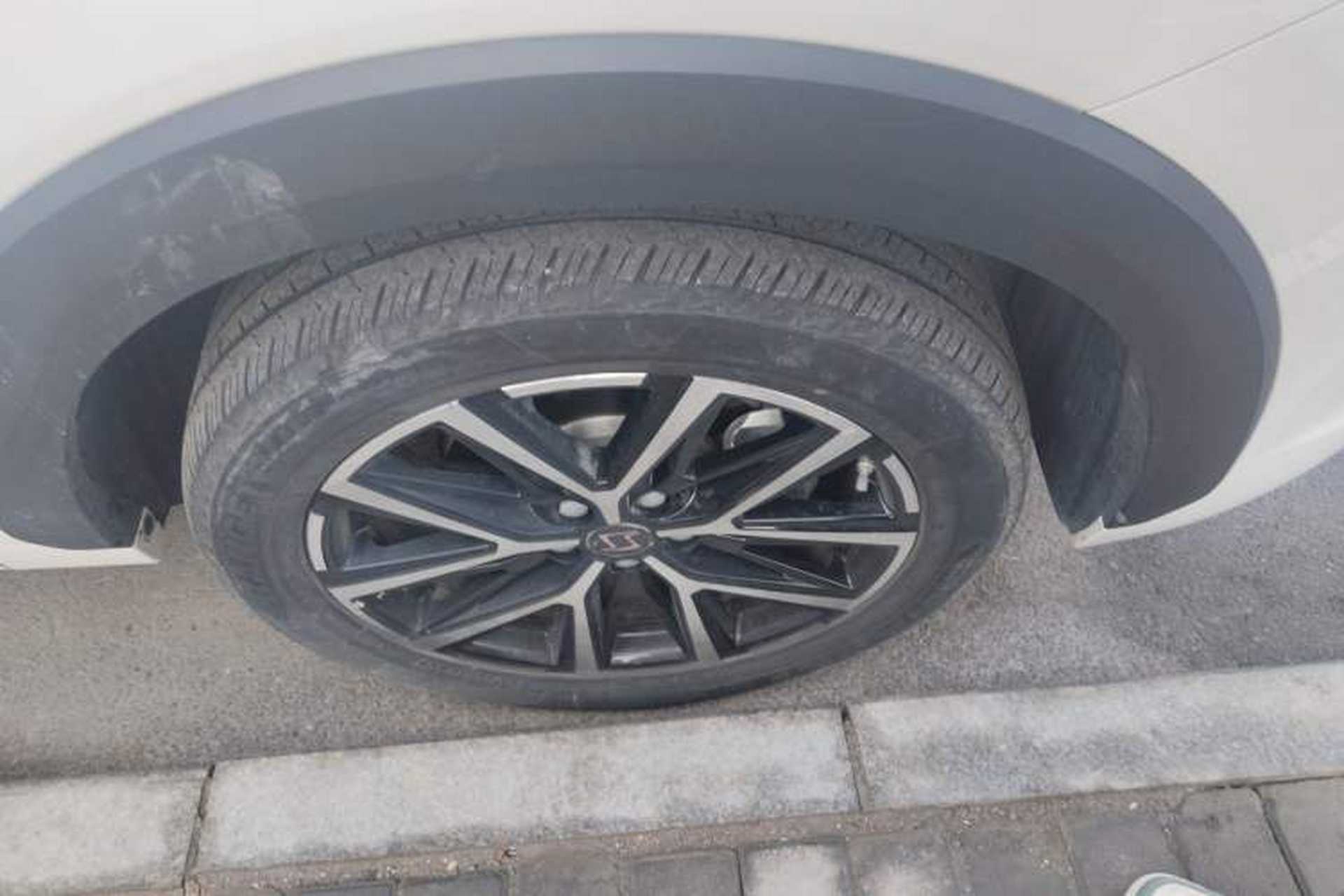 Used SOL X8 PLUS 2023 1.5 TGDI DCT Smart Home Edition 6-Seater Right Front Wheel Hub
