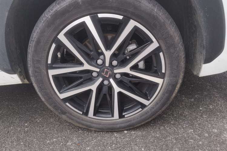 Used SOL X8 PLUS 2023 1.5 TGDI DCT Smart Edition 7-Seater Right Front Wheel Hub