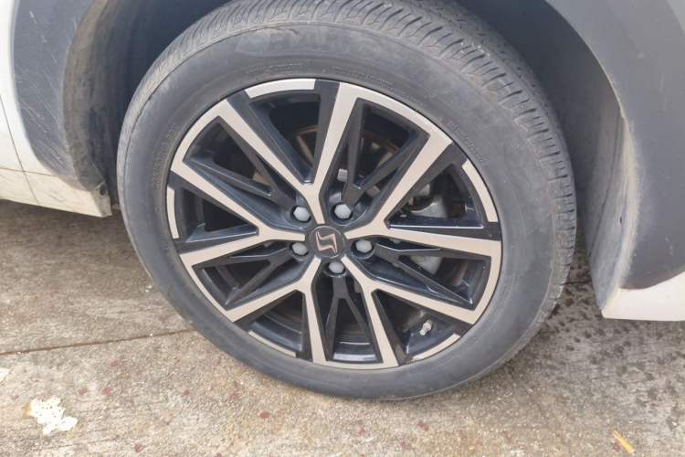 Used SOL X8 PLUS 2023 1.5 TGDI DCT Smart Home Edition 7-Seater Right Front Wheel Hub