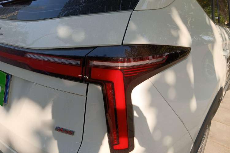 Used SOL X8 PLUS 2023 1.5 TGDI DCT Smart Edition 6-Seater Right Rear Taillight
