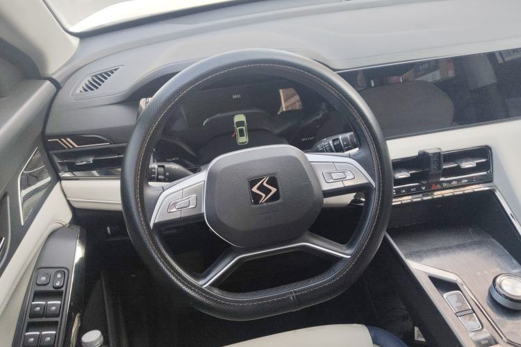 Used SOL X8 PLUS 2023 1.5 TGDI DCT Smart Home Edition 6-Seater Steering Wheel