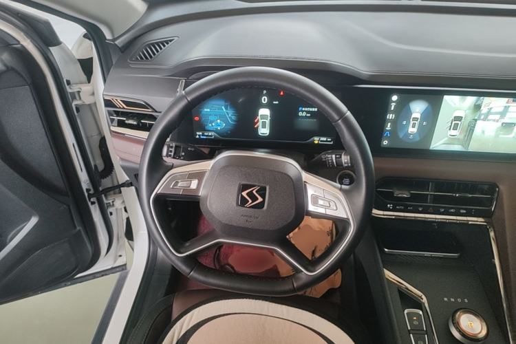 Used SOL X8 PLUS 2023 1.5 TGDI DCT Smart Edition 7-Seater Steering Wheel
