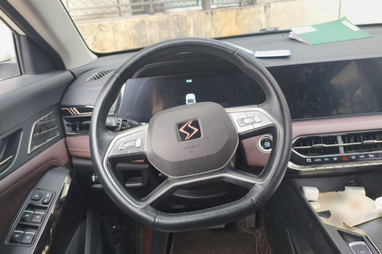 Used SOL X8 PLUS 2023 1.5 TGDI DCT Smart Home Edition 7-Seater Steering Wheel