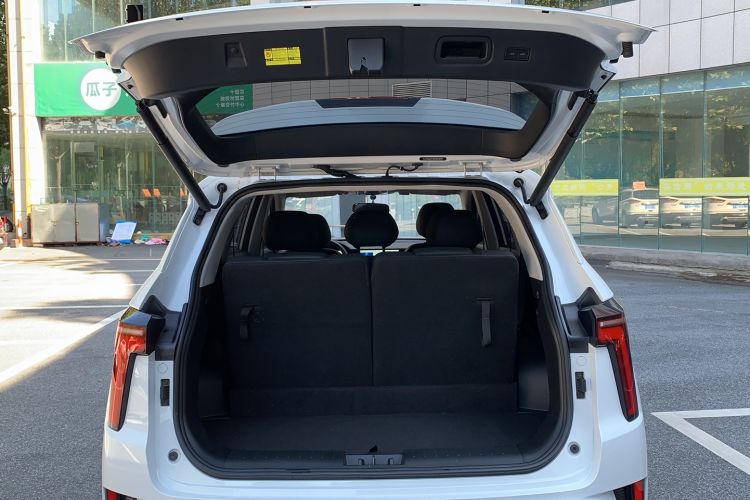 Used SOL X8 PLUS 2023 1.5 TGDI DCT Smart Edition 7-Seater Trunk