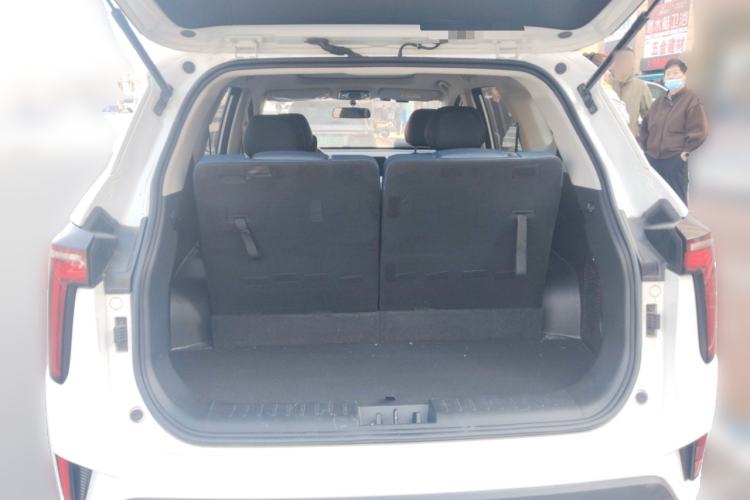 Used SOL X8 PLUS 2023 1.5 TGDI DCT Smart Home Edition 6-Seater Trunk