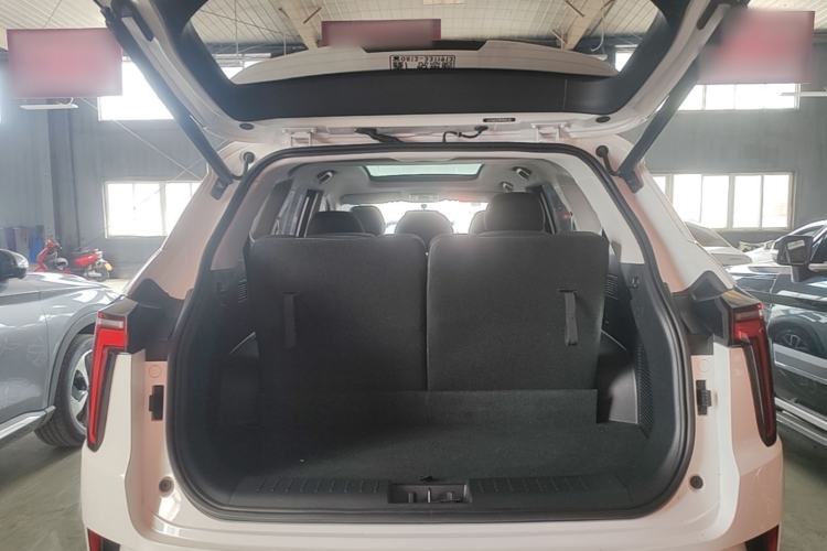 Used SOL X8 PLUS 2023 1.5 TGDI DCT Smart Edition 7-Seater Trunk