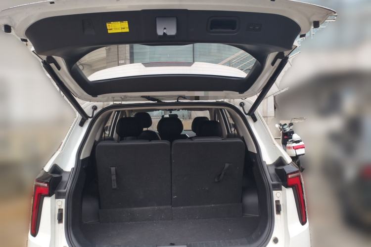 Used SOL X8 PLUS 2023 1.5 TGDI DCT Smart Home Edition 7-Seater Trunk