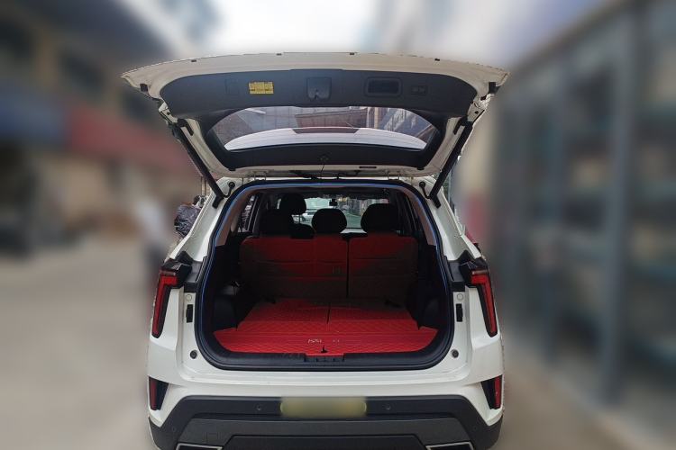 Used SOL X8 PLUS 2023 1.5 TGDI DCT Smart Edition 7-Seater Trunk