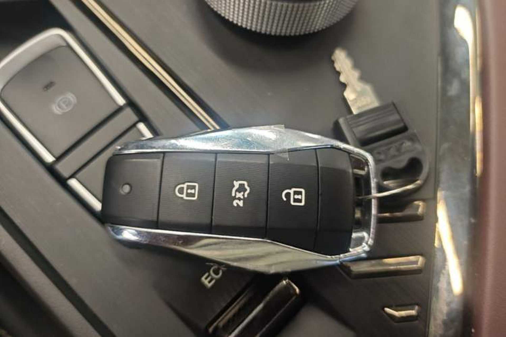 Used SOL X8 PLUS 2023 1.5 TGDI DCT Smart Edition 7-Seater Vehicle Key