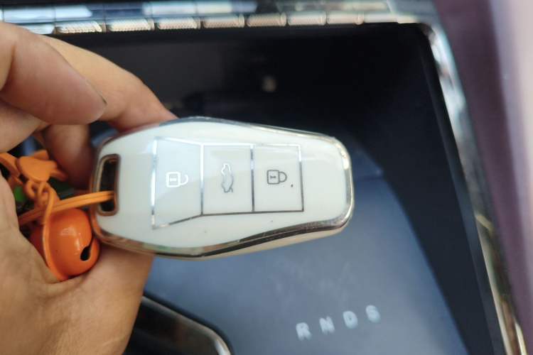 Used SOL X8 PLUS 2023 1.5 TGDI DCT Smart Edition 7-Seater Vehicle Key