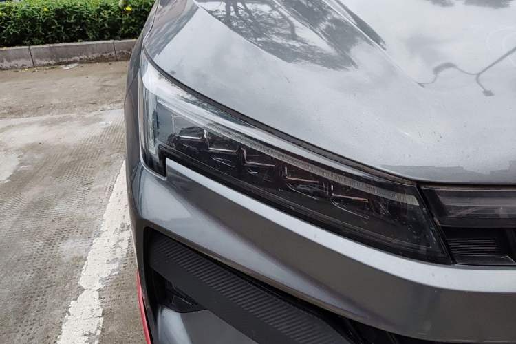 Used SOL Yao 2021 1.5 TGDI DCT Lightning RACE Edition Right Front Headlight