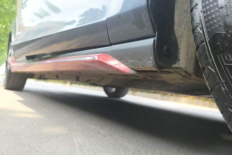 Used SOL Yao 2021 1.5 TGDI DCT Lightning RACE Edition Right Side Sill