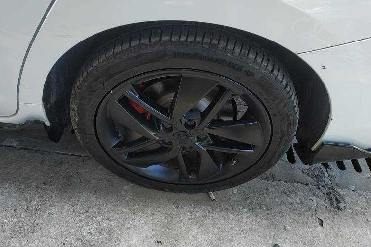 Used SOL Yao 2021 1.5 TGDI DCT Lightning RACE Edition Left Rear Wheel Hub