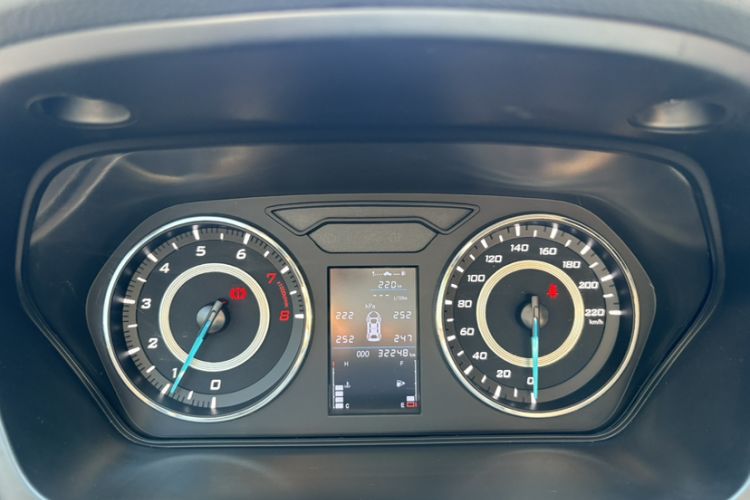 Used Soueast A5 Wing Dance 2021 1.5L Manual Exceed Edition Odometer Close Up