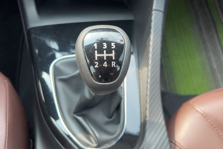 Used Soueast A5 Wing Dance 2019 1.5L Manual Luxury Edition China V Standard Gear Lever