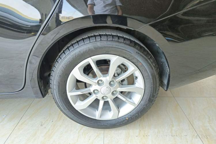 Used Soueast A5 Wing Dance 2019 1.5L Manual Luxury Edition China V Standard Left Rear Wheel Hub