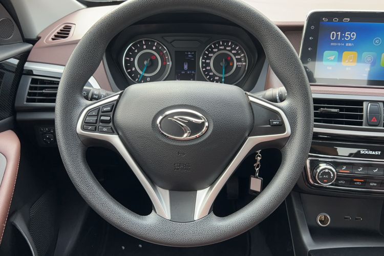 Used Soueast A5 Wing Dance 2019 1.5L Manual Luxury Edition China V Standard Steering Wheel