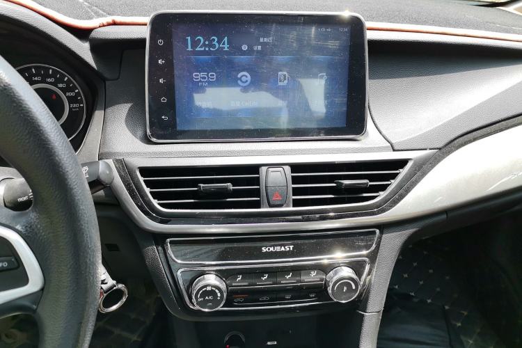 Used Soueast A5 Wing Dance 2019 1.5L Manual Luxury Version China V Standard Audio And AC Panel