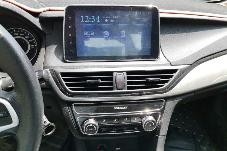 Used Soueast A5 Wing Dance 2019 1.5L Manual Luxury Version China V Standard Audio And AC Panel