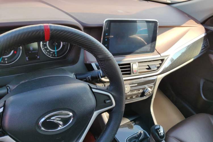 Used Soueast A5 Wing Dance 2019 1.5L Manual Luxury Edition China V Standard Audio And AC Panel