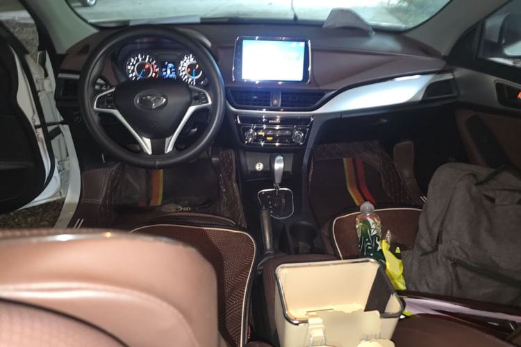 Used Soueast A5 Wing Dance 2019 1.5L CVT Wing豪 Edition China VI Standard Center Console