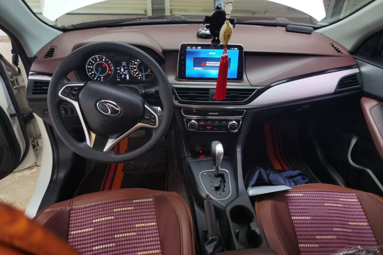 Used Soueast A5 Wing Dance 2019 1.5L CVT Wingzun Edition China VI compliant Center Console