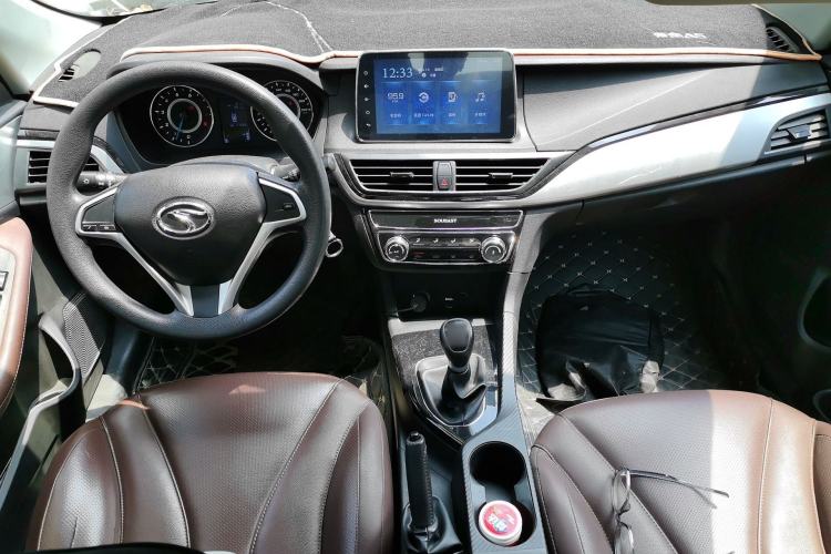 Used Soueast A5 Wing Dance 2019 1.5L Manual Luxury Version China V Standard Center Console