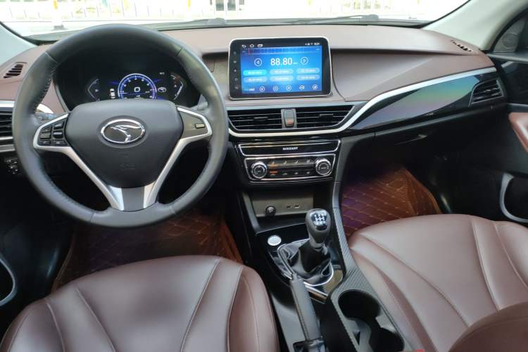 Used Soueast A5 Wing Dance 2019 1.5L Manual Flagship Version China V Standard Center Console