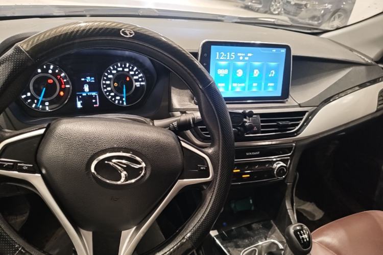 Used Soueast A5 Wing Dance 2019 1.5L Manual Luxury Version China V Standard Center Console