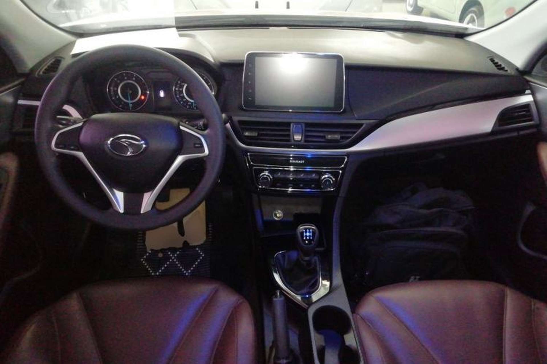 Used Soueast A5 Wing Dance 2019 1.5L Manual Luxury Version China V Standard Center Console