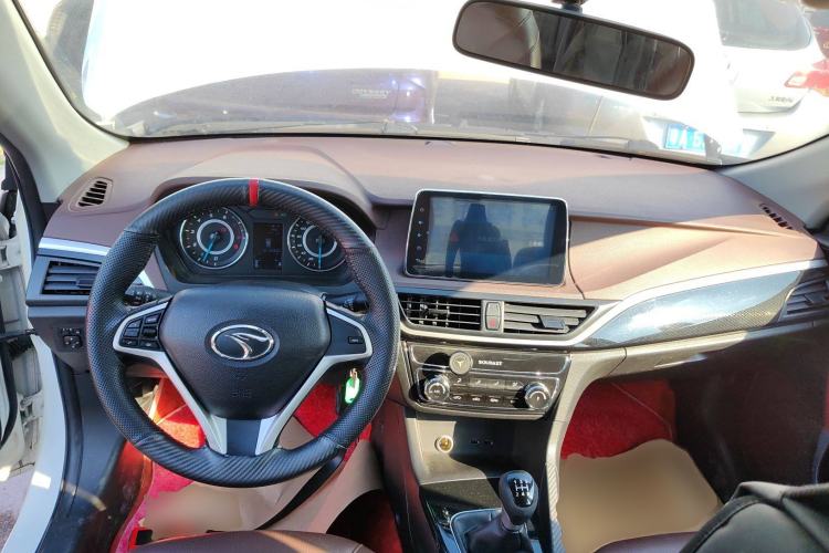 Used Soueast A5 Wing Dance 2019 1.5L Manual Luxury Edition China V Standard Center Console