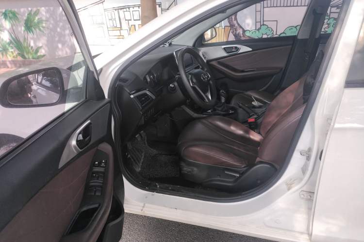 Used Soueast A5 Wing Dance 2019 1.5L Manual Luxury Version China V Standard Driver Seat