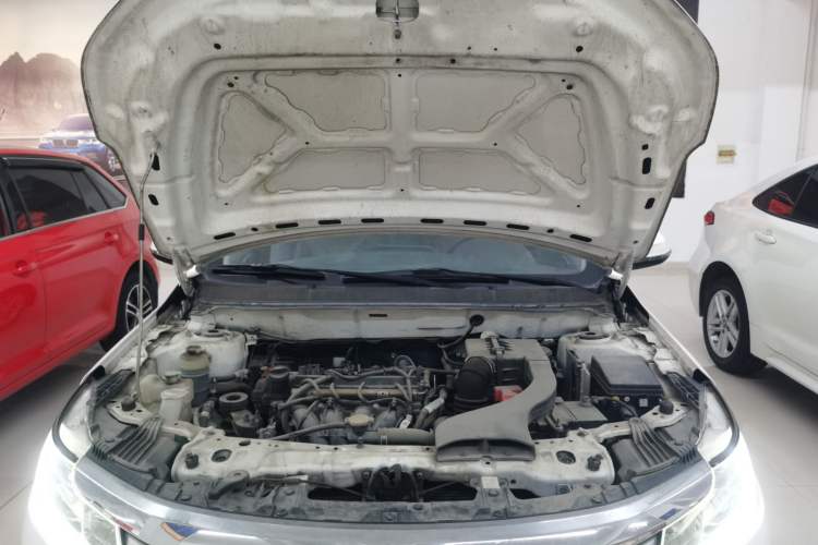 Used Soueast A5 Wing Dance 2019 1.5L Manual Luxury Version China V Standard Engine Bay