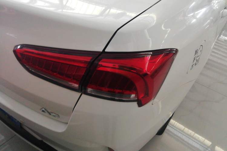 Used Soueast A5 Wing Dance 2019 1.5L Manual Luxury Version China V Standard Exterior 3