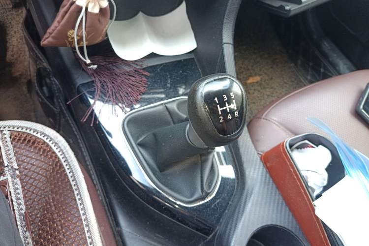 Used Soueast A5 Wing Dance 2019 1.5L Manual Luxury Version China V Standard Gear Lever