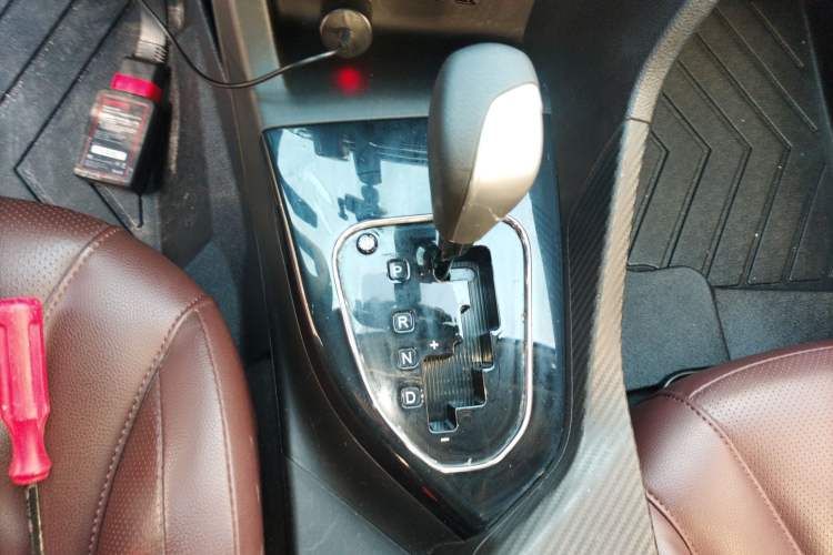 Used Soueast A5 Wing Dance 2019 1.5L CVT Luxury Edition China V Standard Gear Lever