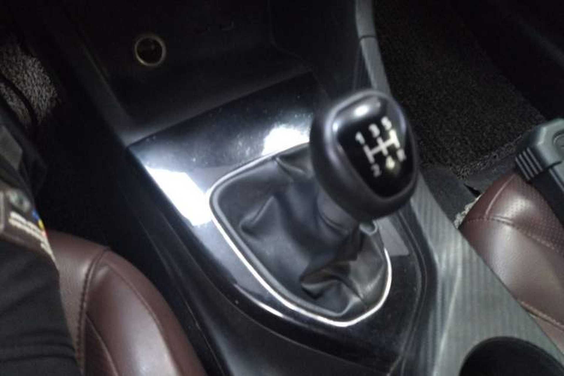 Used Soueast A5 Wing Dance 2019 1.5L Manual Yishang Version China VI Gear Lever