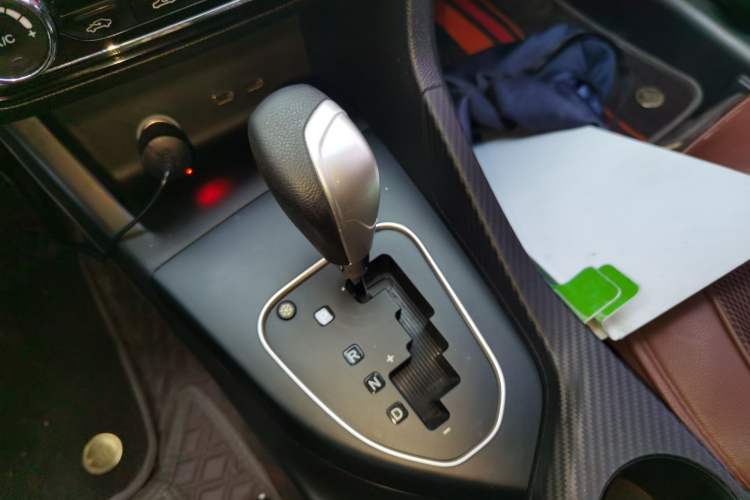Used Soueast A5 Wing Dance 2019 1.5L CVT Wingzun Edition China VI compliant Gear Lever