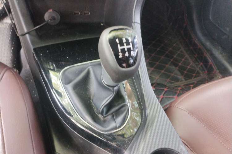 Used Soueast A5 Wing Dance 2019 1.5L Manual Luxury Version China V Standard Gear Lever
